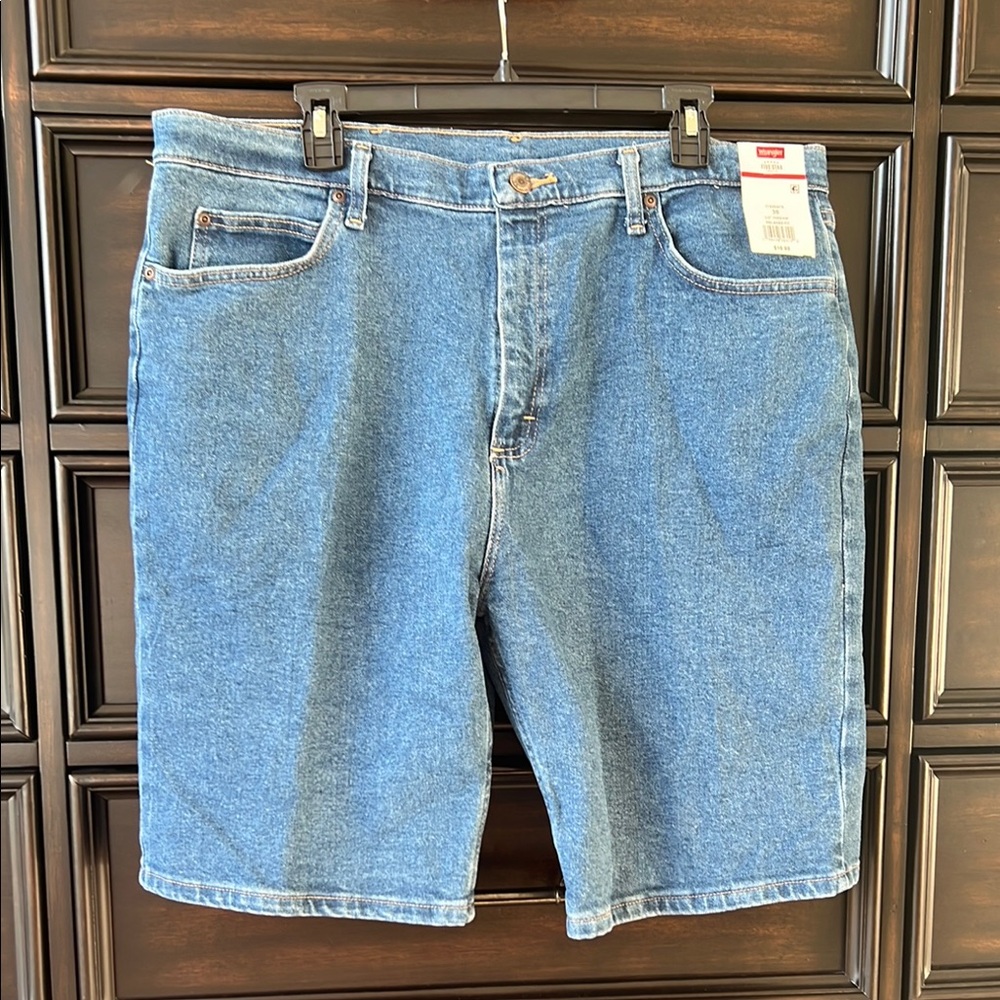 NWT Levi's Men's Blue Denim Shorts